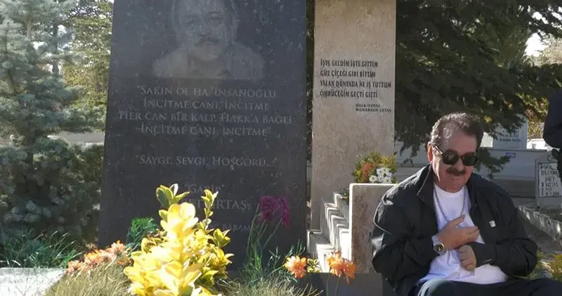İbrahim Tatlıses’ten Neşet Ertaş’ın mezarına ziyaret