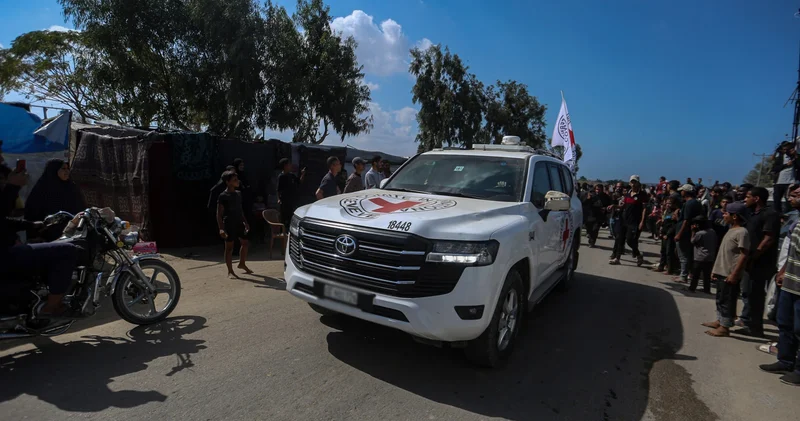 Gazze de tarihi gün: Hamas ve İsrail, esirleri karşılıklı olarak serbest bırakıyor