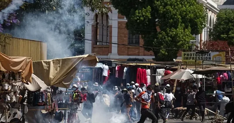 Madagaskar da Kriz: Rajoelina Gizlice Ülkeyi Terk Etti