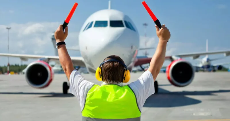 Apron memur maaşları 2025: Uçakları park ettiren kişi!
