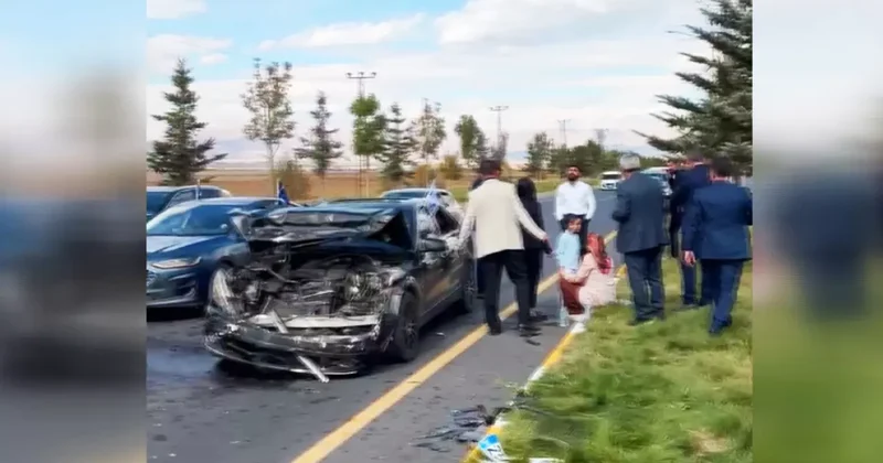 Yavuz Ağıralioğlu nun konvoyunda kaza: Makam aracı paramparça oldu