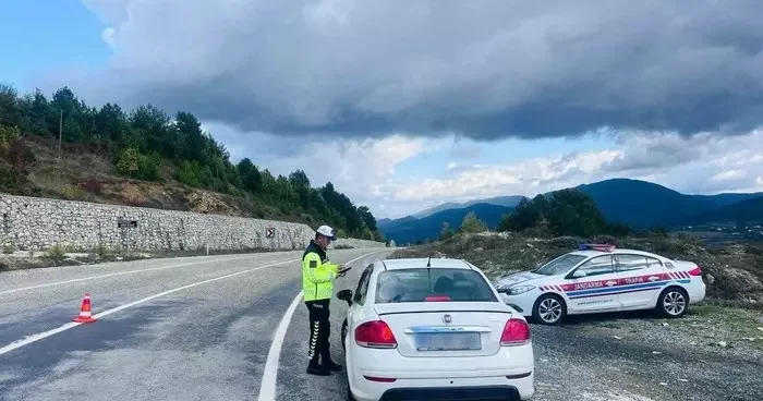 Zonguldak’ta emniyet ve jandarma ekiplerinden kapsamlı denetim