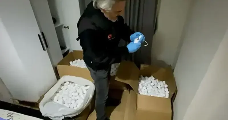 Evlerinde 103 bin hap ele geçirilen 5 şüpheliye gözaltı
