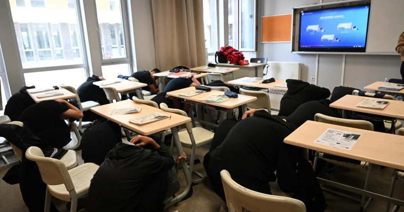 Okullarda afetlere karşı eş zamanlı tahliye tatbikatı