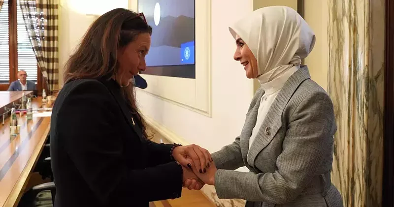 Bakan Göktaş, İtalya Engelliler Bakanı Alessandra Locatelli ile görüştü