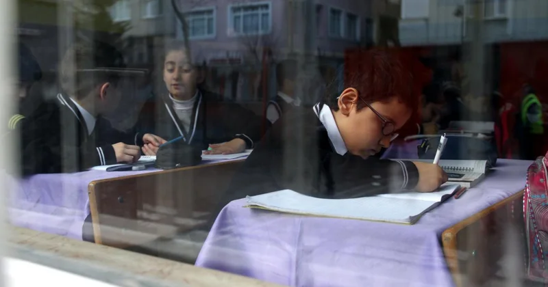 MEB in okul kıyafeti kararından öğretmen ve veliler memnun