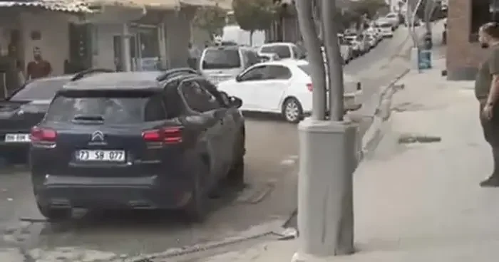 Trafikte tartıştığı şahsı aracıyla ezdi