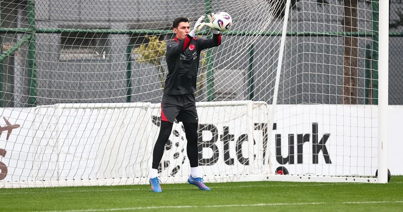 TFF den Berke Özer açıklaması: İzinsiz ayrıldı Futbol Haberleri