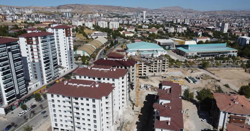 Elazığ da 1216 depremzede aile yeni evlerine yerleşti