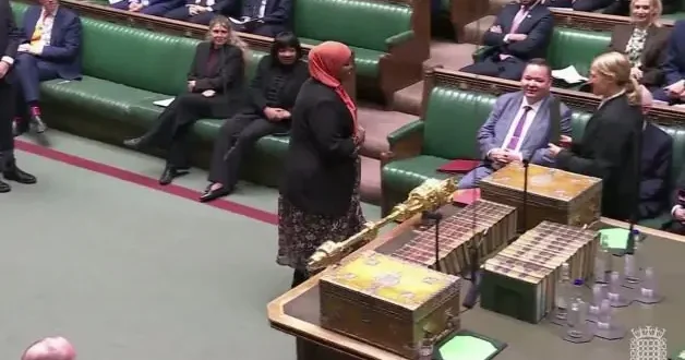 Somalili Sagal Abdi Wali den tarihi başarı! İngiltere de Kur an ı Kerim ile yemin etti