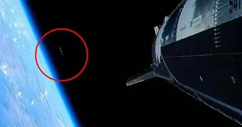SpaceX in canlı yayınında gizemli cisim: Önce kameraya takıldı, sonra kayboldu