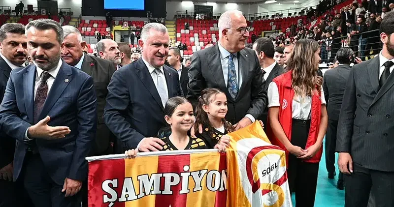 Bakan Bak, Kırıkkale de Yeni Spor Kompleksi nin açılışını gerçekleştirdi