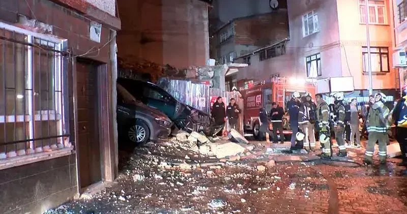 Kağıthane de 6 katlı binada patlama anına ilişkin yeni görüntüler; molozlar yola savruldu