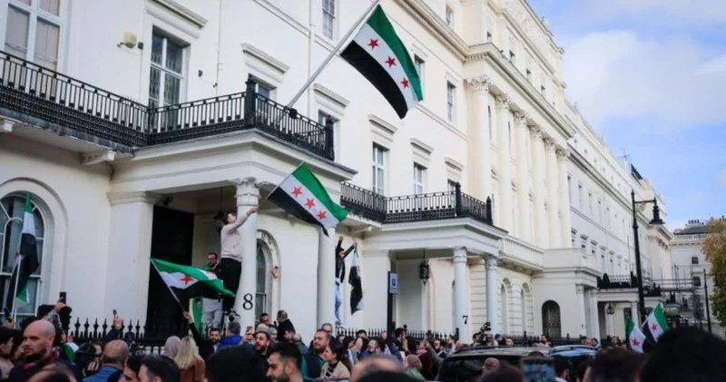 Suriye den yıllar sonra tarihi adım: Büyükelçilik yeniden açıldı