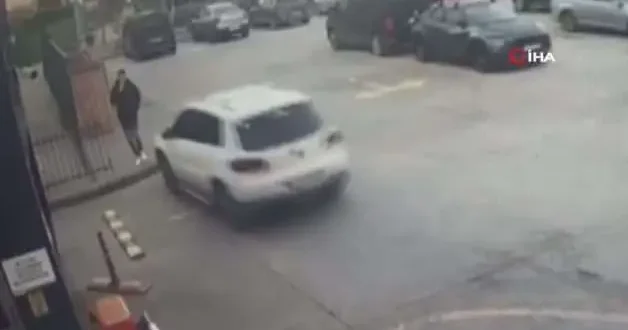 Otoparkta araçlara çarparak boşluğa düşen sürücünün görüntüleri ortaya çıktı