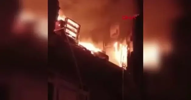 Kağıthane de meydana gelen doğalgaz patlaması mahalleyi savaş alanına çevirdi!