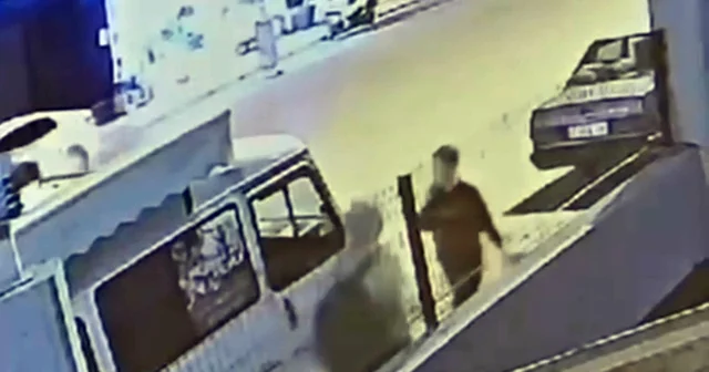 Kaldırımda yürüyen kadını darbedip, kesici aletle yaraldı Antalya Haberleri