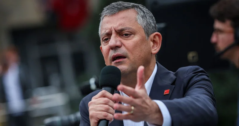 Özgür Özel, İBB Kabataş Meydanı nda konuştu