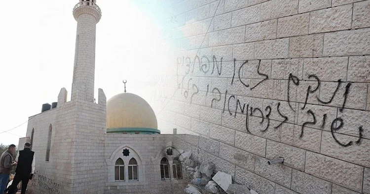 Batı Şeria da çirkin saldırı: Yerleşimci İsrailliler cami kundakladı