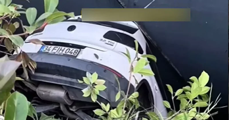 İstanbul da bir otopark savaş alanına döndü! Birçok araçta büyük maddi hasar meydana geldi