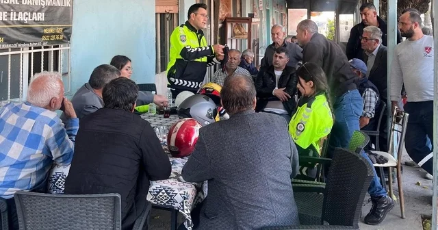 Salihli de çiftçilere ve sürücülere yeni trafik kuralları anlatıldı Manisa Haberleri