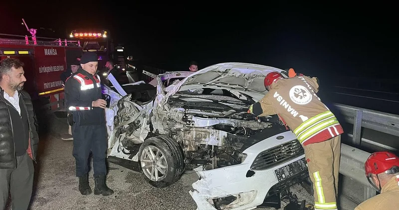 Son dakika: Manisa da ölümlü trafik kazası... Otomobil, kamyona arkadan çarptı! Son dakika haberleri