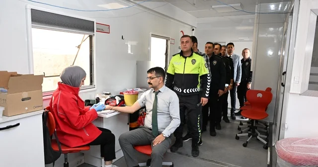 Kırşehir de polisler kan bağışında bulundu Kırşehir Haberleri