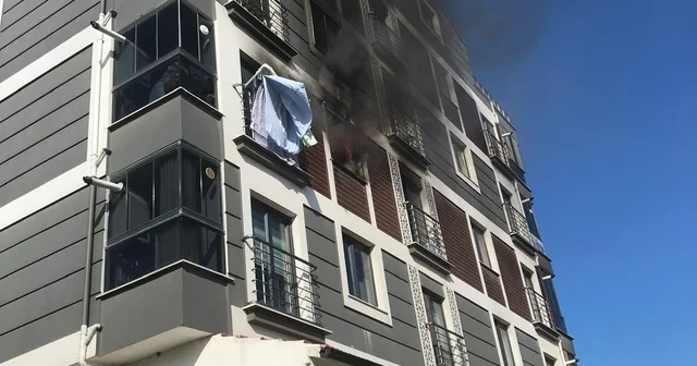 600 Evler Mahallesi nde apartman dairesinde yangın paniği Balıkesir Haberleri