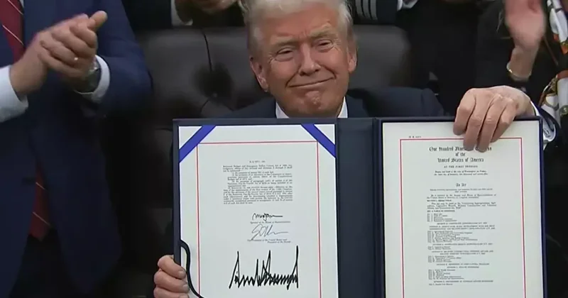 ABD de hükümet 43 gün sonra açıldı! Trump imzayı attı