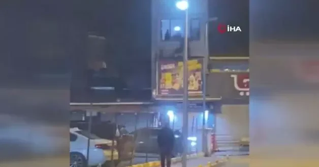 Komşusunu önce darp etti daha sonra pencereden attı