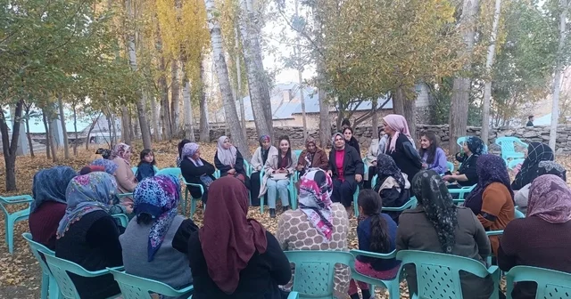 Yüksekova da AK Partili kadınlardan köy ziyareti Hakkari Haberleri