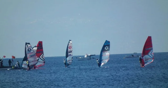 Rüzgar Sörfü Türkiye Ligi, Foça da tamamlandı İzmir Haberleri