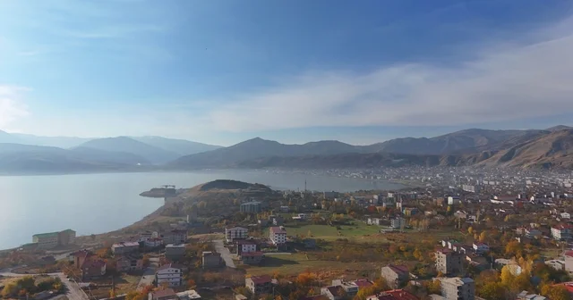 Tatvan da sonbaharın büyüleyici renkleri görüntülendi Bitlis Haberleri