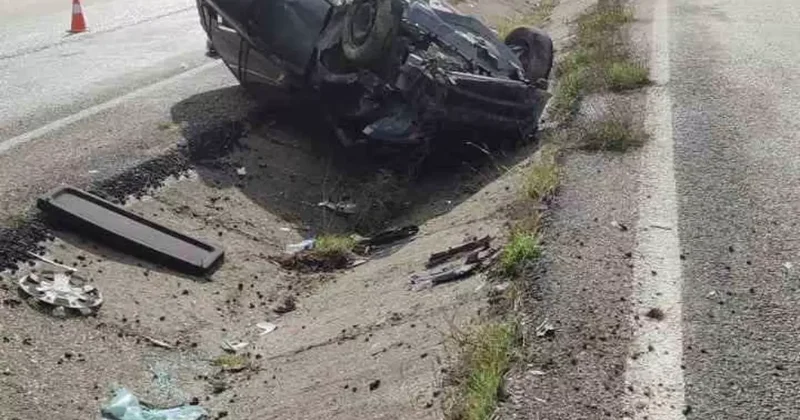 Takla atan otomobilden 2 kişi yaralı kurtuldu