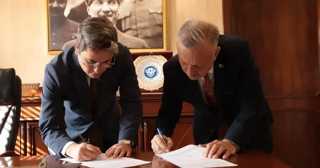 Ebu Sehl Numan Efendi Uygulama ve Araştırma Merkezi için protokol imzalandı Erzincan Haberleri