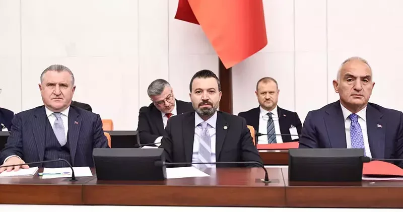 Bakan Ersoy: 2025 yıl sonu hedefimiz olan 64 milyar doları yakalayacağız