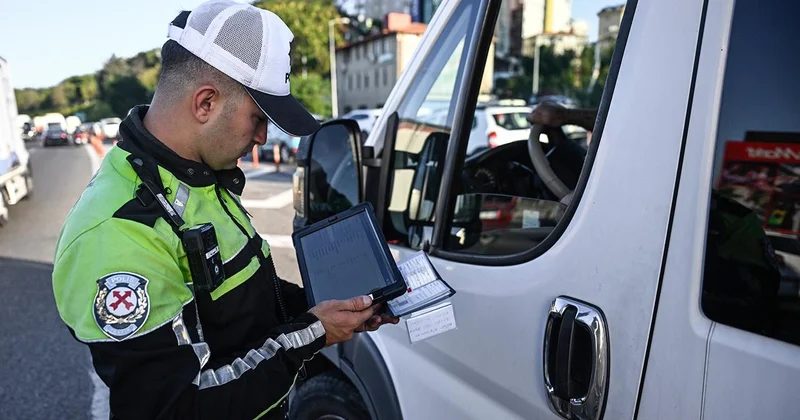 İstanbul da polis uygulamasında 1120 kişi gözaltına alındı