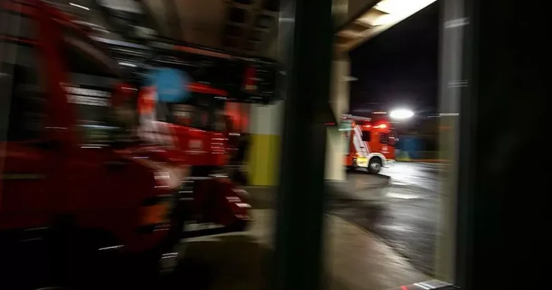 Sakarya da hırdavat dükkanında çıkan yangın söndürüldü