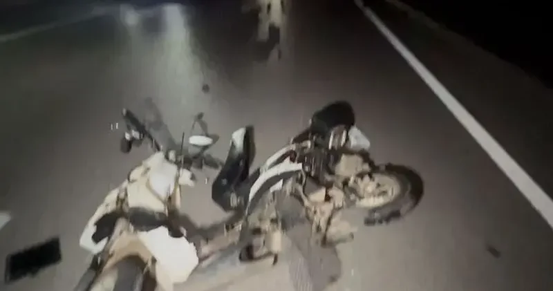 Hafif ticari araçla çarpışan elektrikli motosikletin sürücüsü öldü