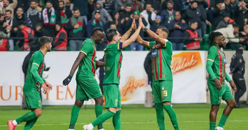 Her hafta lider değişiyor! Kritik maçı kazanıp zirveye yükseldiler