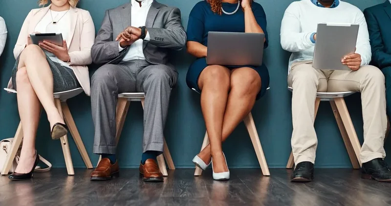 Atalarımız koştu biz oturuyoruz: Ayağa kalkın!