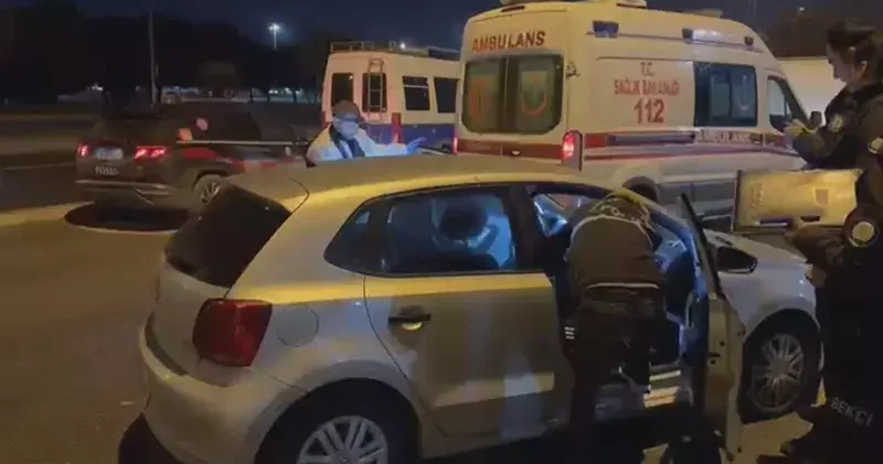 Pendik te park halindeki araçta ceset bulundu