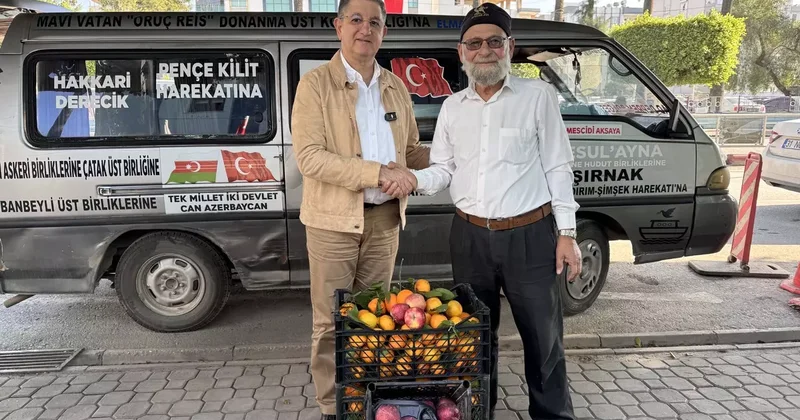 Elmacı Dede Hatay dan aldığı mandalinaları Mehmetçiğe ulaştıracak