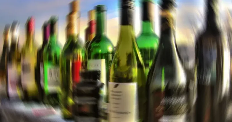 Bunu kardeşiniz yapsa dahi sakın tüketmeyin! İnternetten bidonla alınıp, pet şişeyle satılıyor