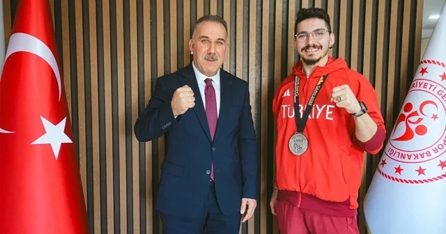 Müdür Yığmatepe, dünya ikincisi milli sporcuyu ağırladı Aydın Haberleri