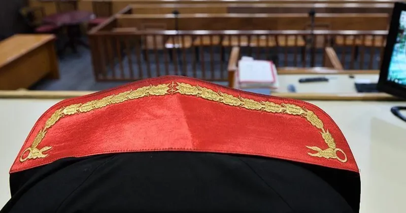 Hakim katibi taciz etti iddiası! Tek ayak cezası verdiği de söylendi