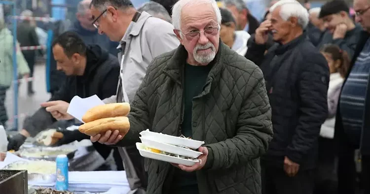 Fiyatlar düştü, vatandaşın yüzü güldü! Esnaf dertli: Çalışarak kaybettik