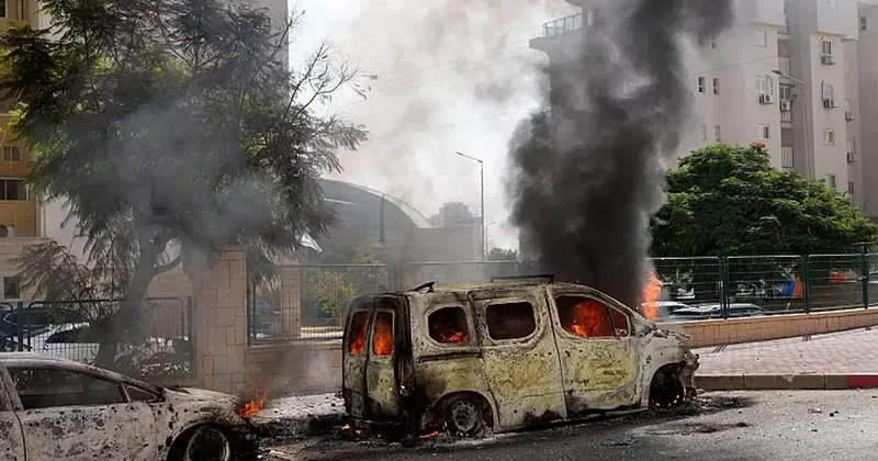 İsrail’den Hamas’ın üst düzey komutanına hava saldırısı: 3 ölü