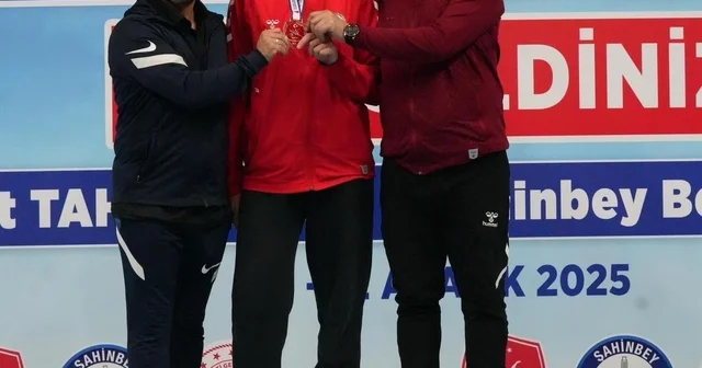 Güreşte Elmira Yasin Türkiye Şampiyonu oldu Erzincan Haberleri