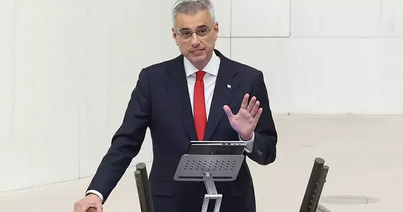 Bakan Memişoğlu: Hekimlerimizin iyi hal belgesi alıyor olmaları, yurt dışına gittikleri anlamına gelmez